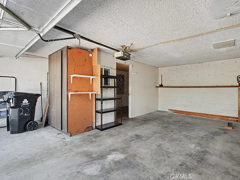 21019 Gresham St #22 — Photo 22