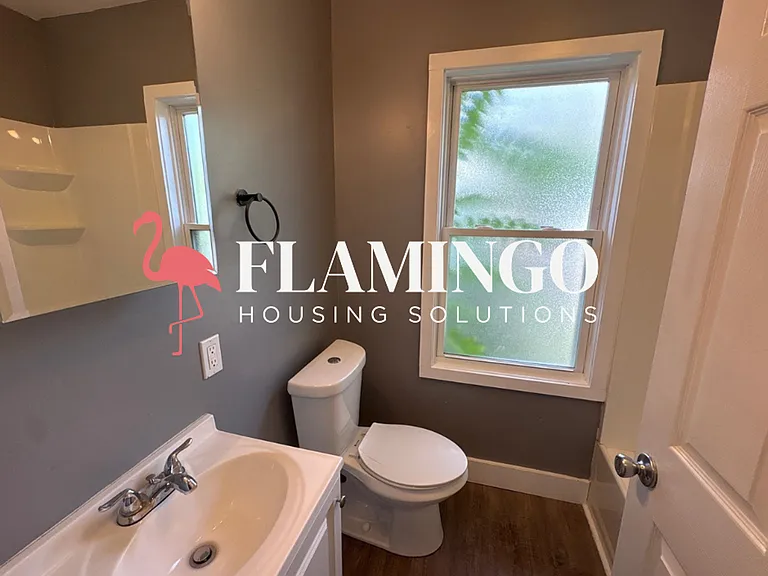 1510 Bancroft St — Photo 8