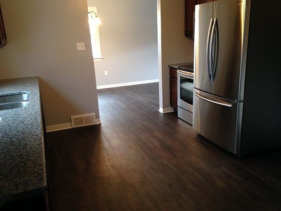 2nd image of 407 Broad St