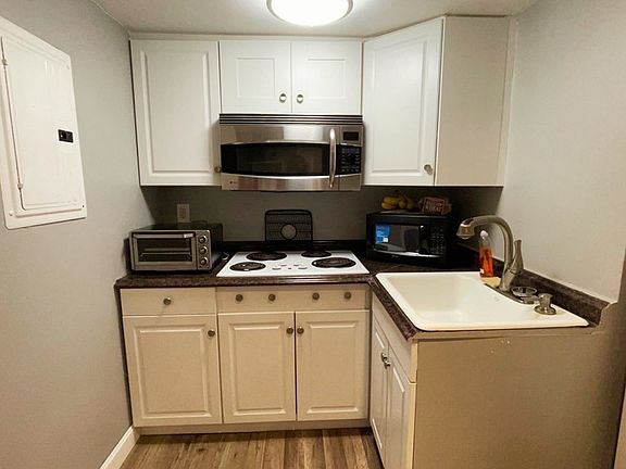 2nd image of 203 Boston Post Rd APT C