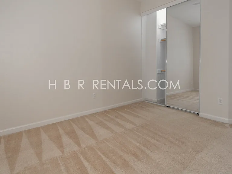 2417 Veneto Ln — Photo 30