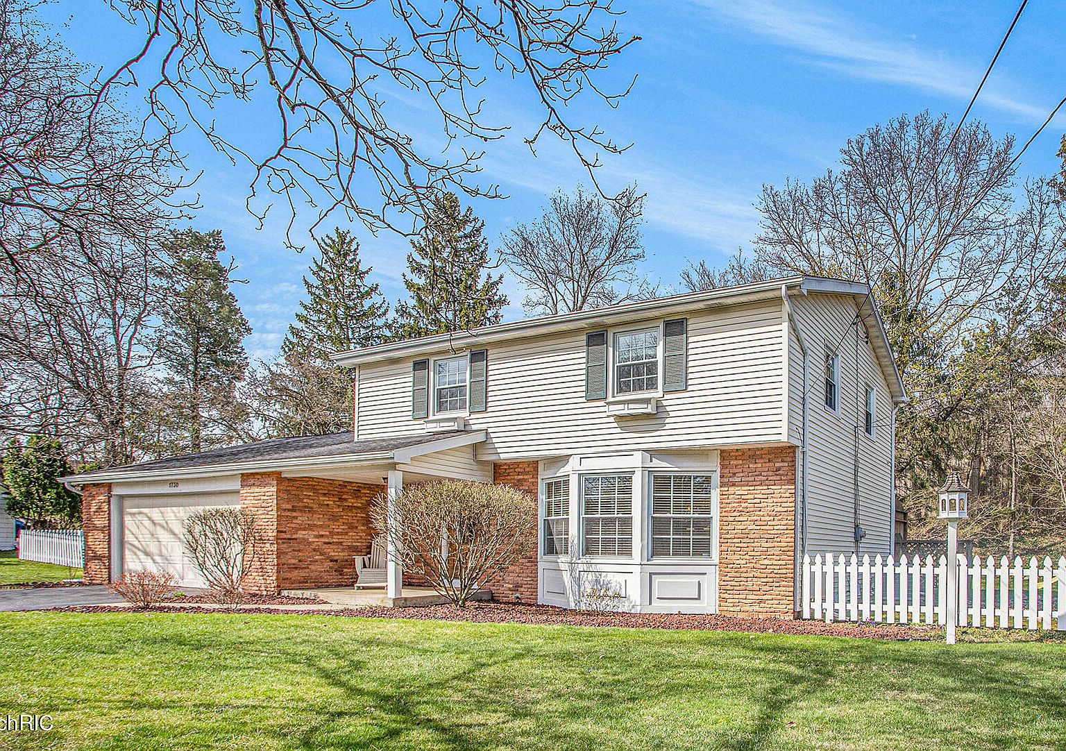 1730 Greenbriar Dr Portage Mi 49024 Zillow