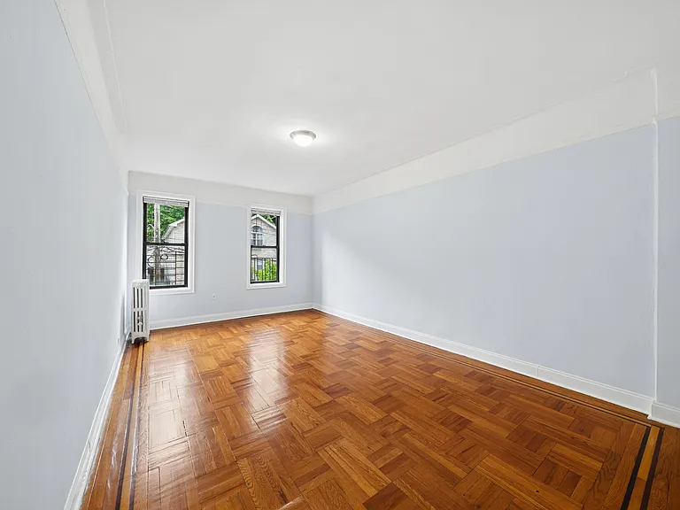 2175 Cedar Ave #11C — Photo 1