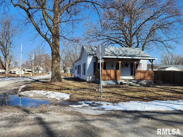 305 W Simpson St, Mechanicsburg, IL 62545