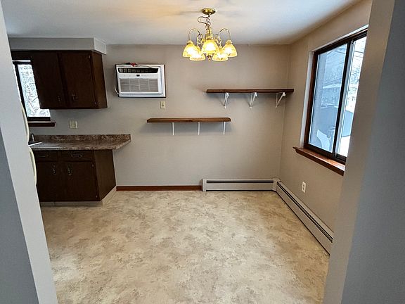3rd image of 169 Jefferson Ave #2