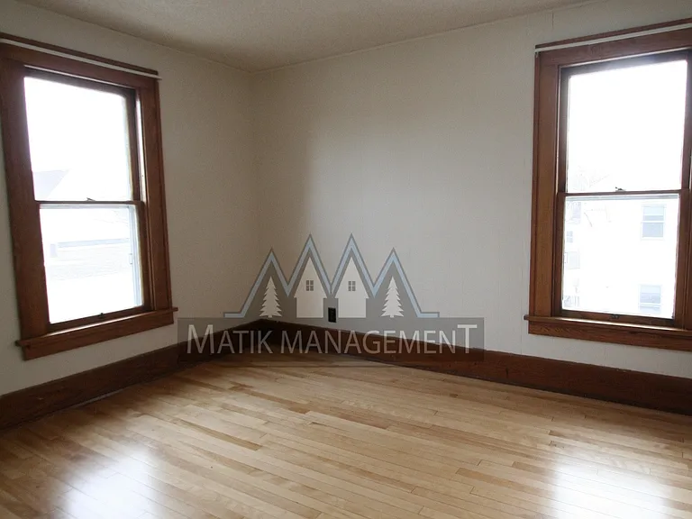 213 2nd St SW — Photo 14