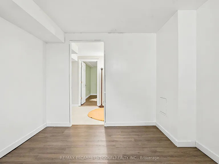 602 Geneva St — Photo 21