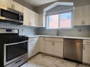 7512 Cromwell, Saint Louis, MO 63105