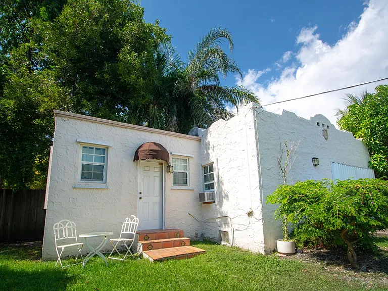 336 SW 18th Ter — Photo 21
