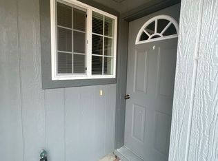 528 NE Negus Loop APT B, Redmond, OR 97756