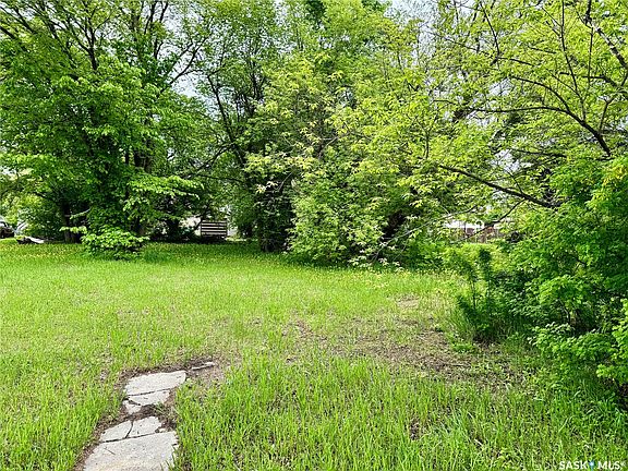 3rd image of 79 Myrtle Avenue