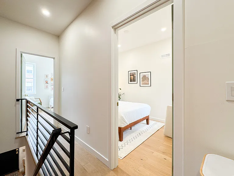 637 Belgrade St — Photo 30