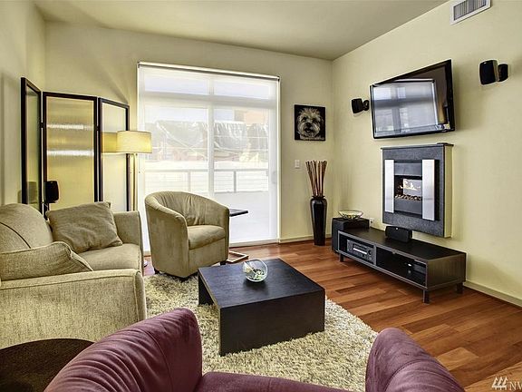 3rd image of 1530 NW Market St Unit 809