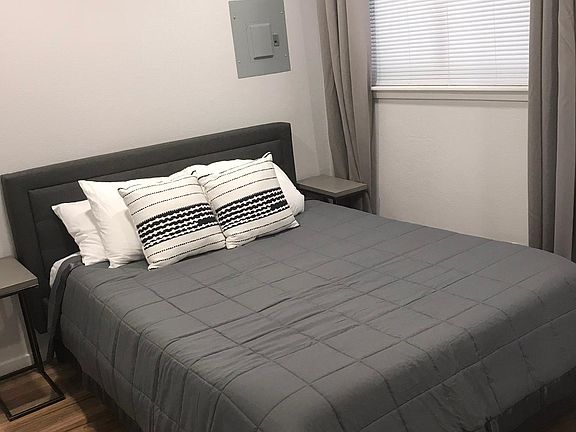 5th image of 1840 Burton Dr APT 125