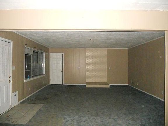 3rd image of 10339 Carlow Ln