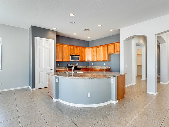 4th image of 1368 E Clark Dr