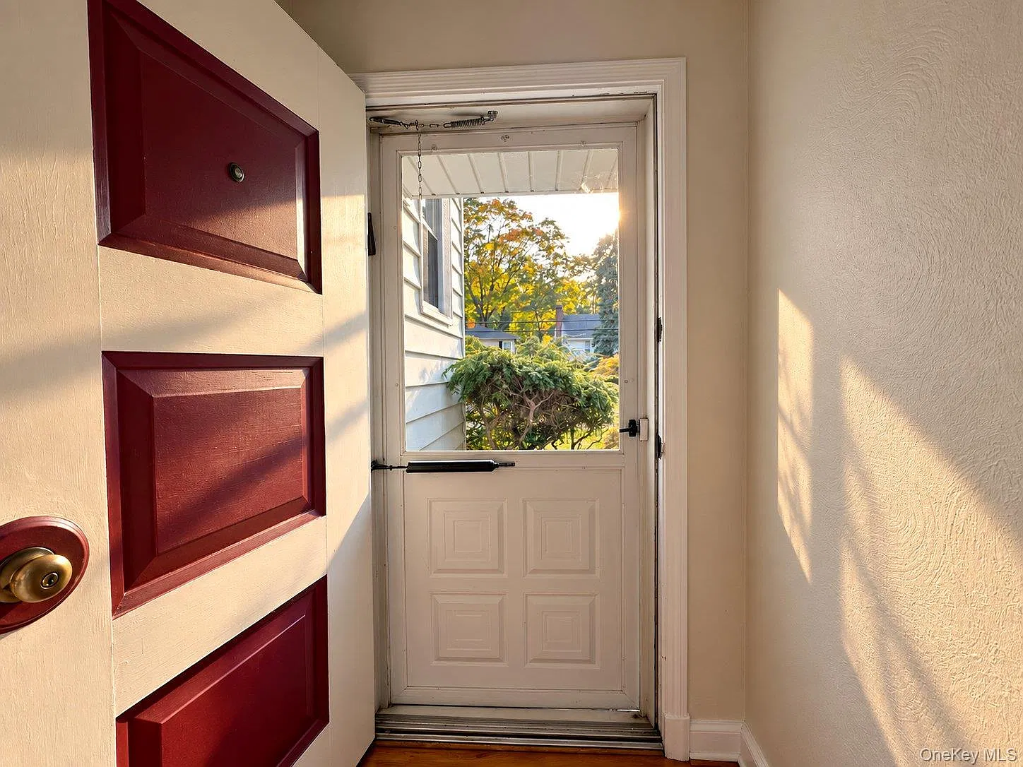 4 bed, 3.0 bath, 3100 sqft, $6,100 — Photo 2