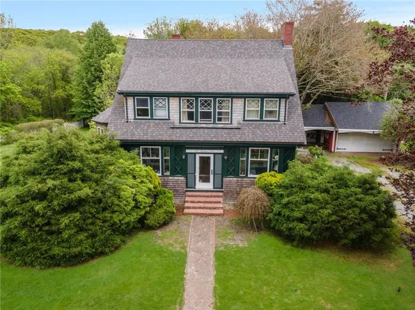 130 Highland Rd, Tiverton, RI 02878