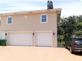 13755 SW 20th St, Davie, FL