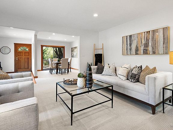 4th image of 4 Meadow Way