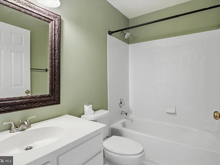 12872 Fair Valley Ct — Photo 17