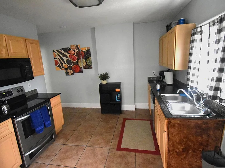 2475 Indianola Ave #2475 — Photo 8