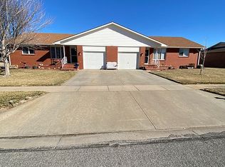 2008 Landon St APT A, Hutchinson, KS 67502
