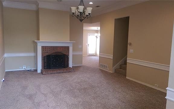 3rd image of 3607 Hilltop Ln