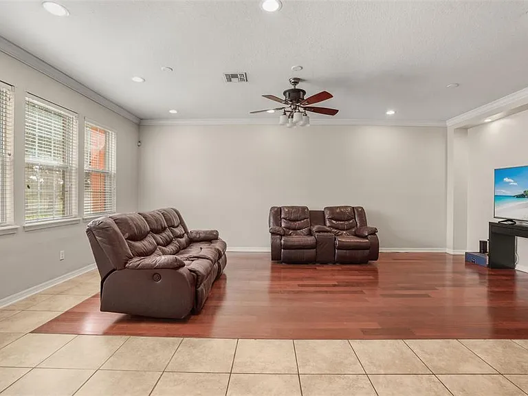 561 Telfair Square Ct — Photo 5