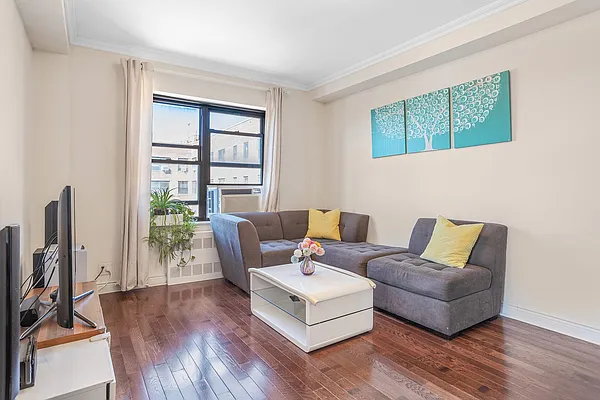 Sold by Daniel Gale Sotheby's International Realty | media 20