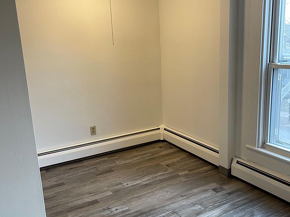 Kitchen Dining Area.