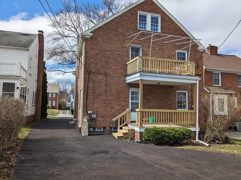 3701 Ingleside Rd #UPSTAIRS — Photo 17
