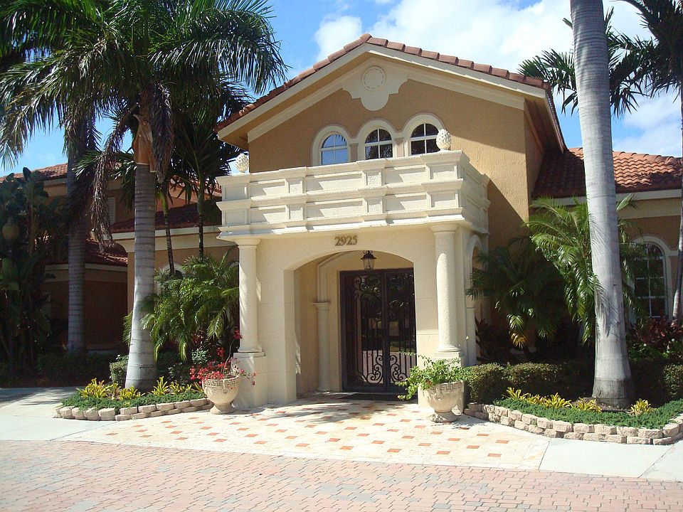 1st image of 313 Villa Circle #313