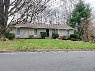 6514 Sugar Ridge Dr, Roanoke, VA 24018