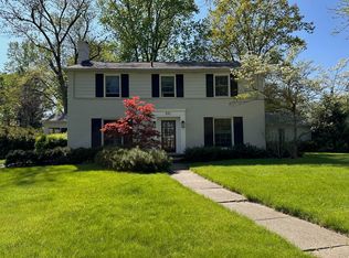 881 Yarmouth Rd, Bloomfield Hills, MI 48301