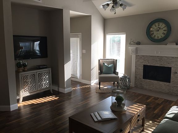 4th image of 816 Lullaby Ln