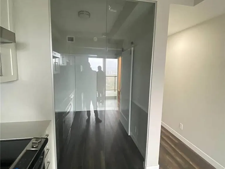 15 Queen St S #1706 — Photo 5
