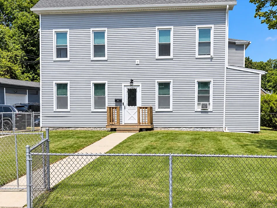 542 Beechmont Ave #2