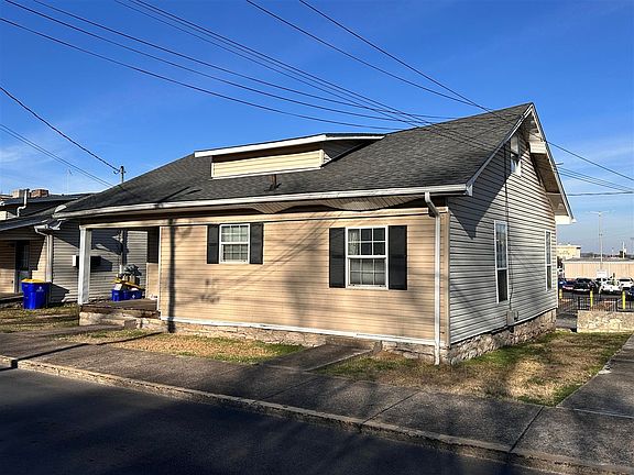 3rd image of 310 E 12th Ave