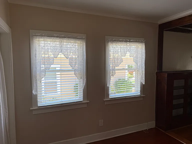 690 N 1st Ave — Photo 36