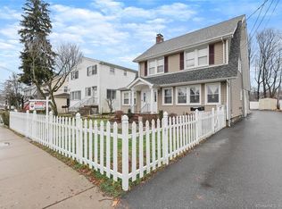 14 Elm Tree Pl, Stamford, CT 06906