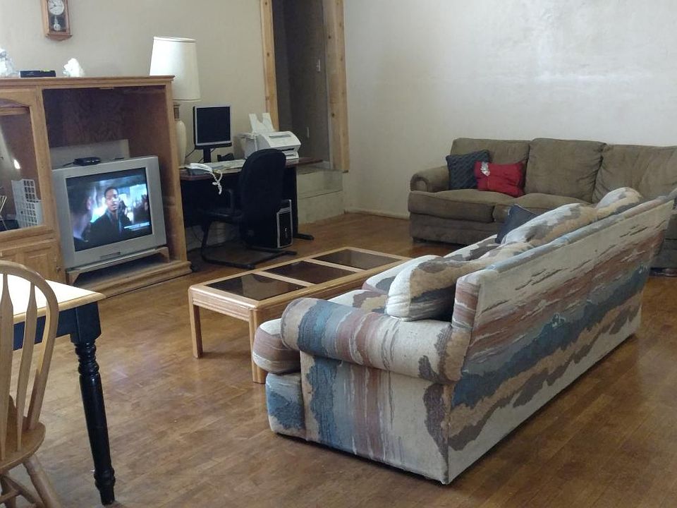 My Management Company 939 4th Ave W Twin Falls Id Rooms for Rent Living Room_08232018