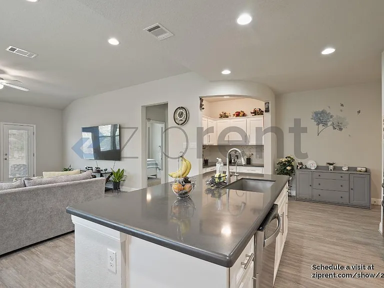 6611 Gentry Farm — Photo 4