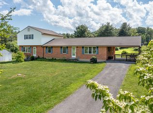 625 Pinehaven Rd, Fincastle, VA 24090