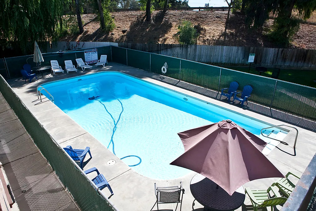 1 bed, 400 sqft, $1,350 — Photo 2