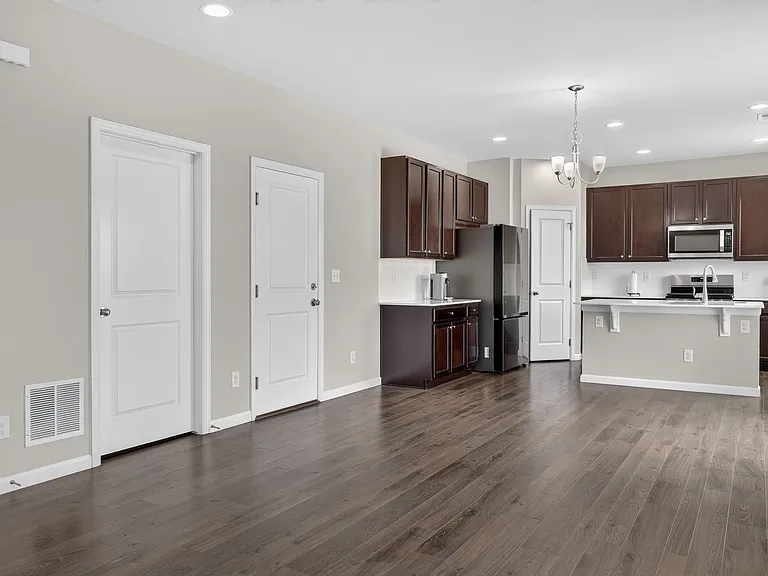 360 Marlowe Ct — Photo 6