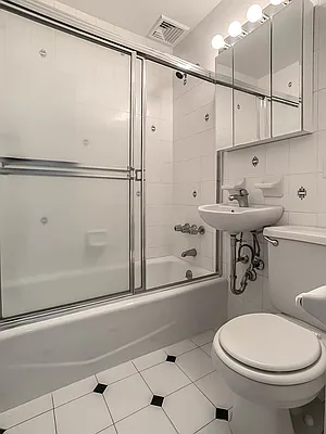 Rented by Halstead Real Estate | media 15