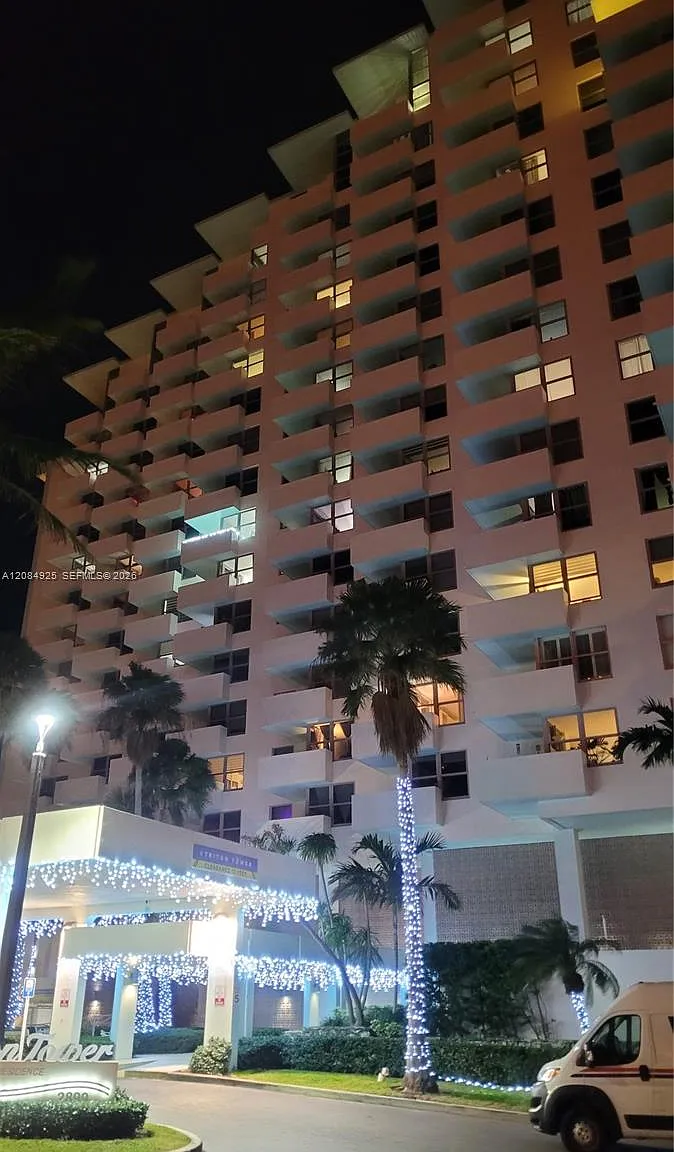 Triton Tower Condo — Photo 3