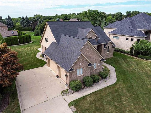 3rd image of 49571 Compass Point Dr