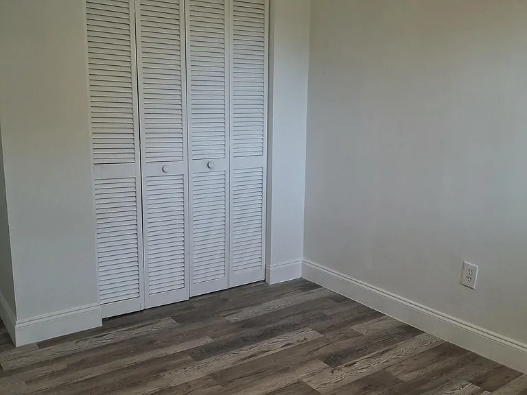 1097 Wilkinson Rd #B — Photo 15